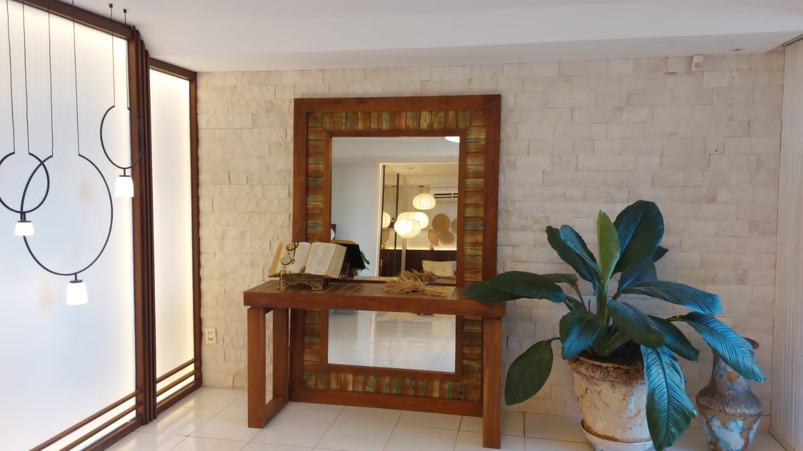 Rock Face Limestone aplicado — Fachadas e paredes, projetos clean