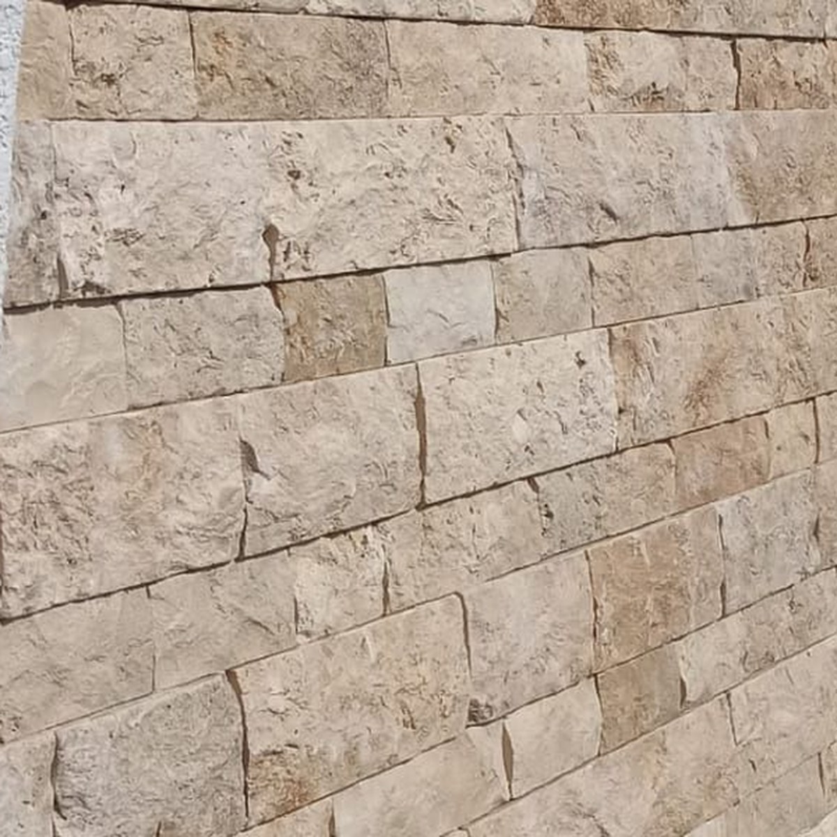 Rock Face Travertino Romano Mix — pedra natural, origem Turquia