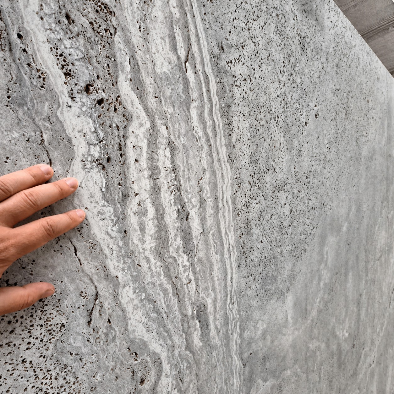 Ladrilho Travertino Silver Cross Cut — pedra natural, origem Irã